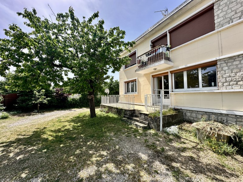 Appartement à Saint-Pierre-Lès-Nemours (77140)
