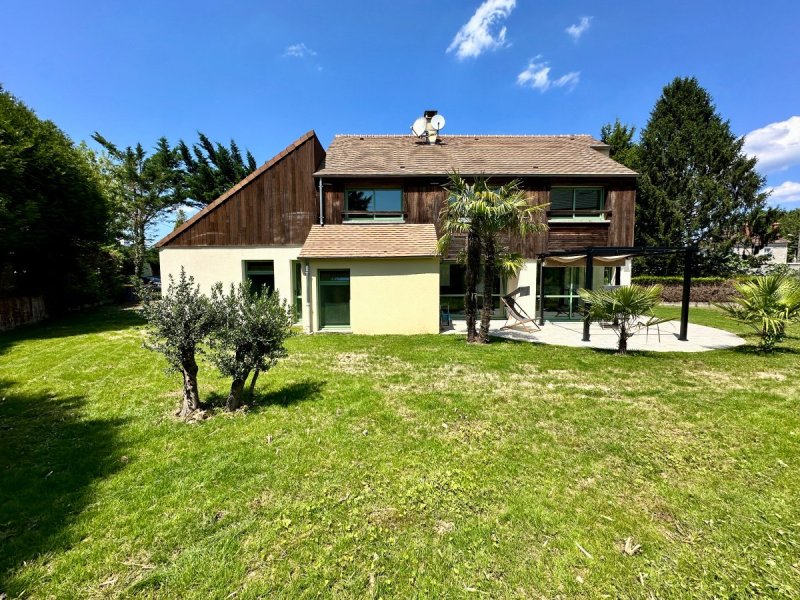 Maison à Saint-Pierre-Lès-Nemours (77140)